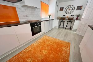 Kitchen/Breakfast Room- click for photo gallery